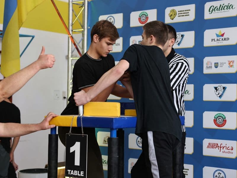 Чемпіонат м. Львова з армрестлінгу серед школярів