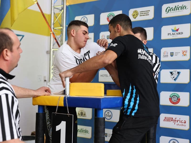 Чемпіонат м. Львова з армрестлінгу серед школярів
