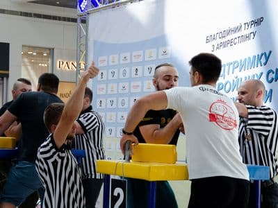 Благодійний турнір з армрестлінгу на підтримку ЗСУ
