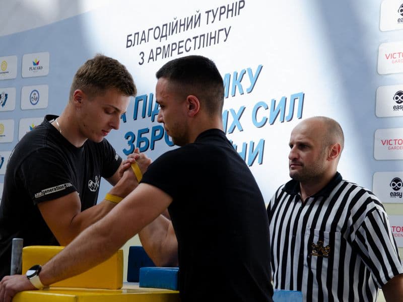 Благодійний турнір з армрестлінгу на підтримку ЗСУ