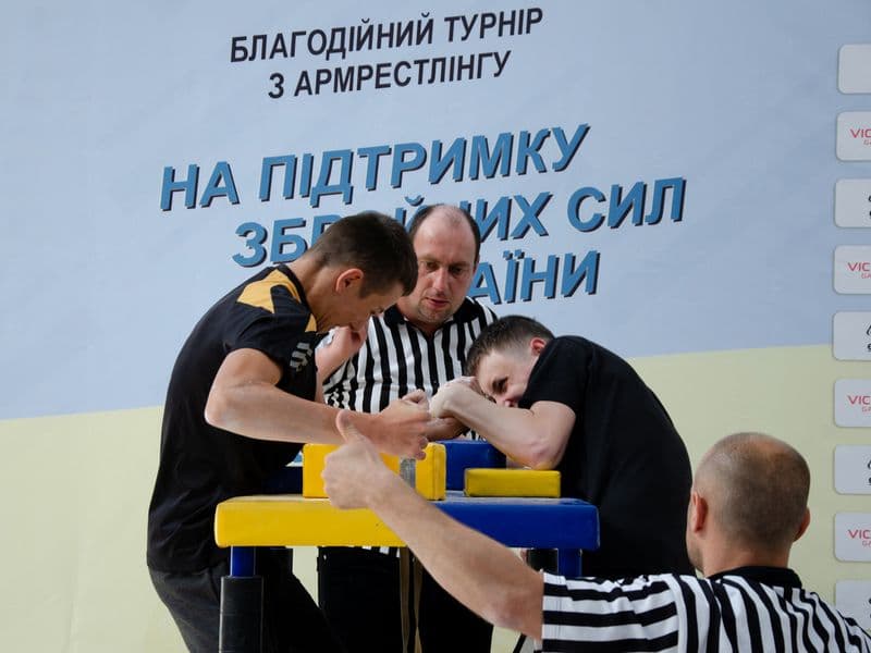 Благодійний турнір з армрестлінгу на підтримку ЗСУ