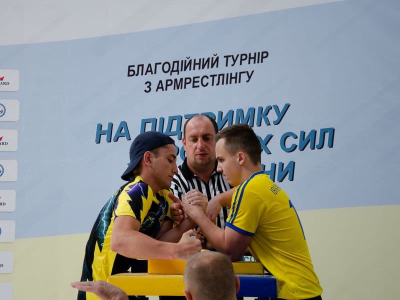 Благодійний турнір з армрестлінгу на підтримку ЗСУ
