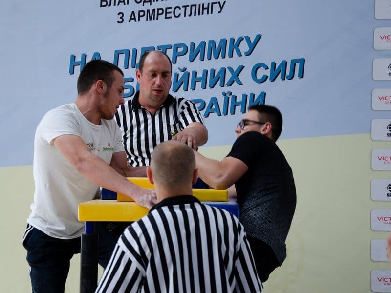 Благодійний турнір з армрестлінгу на підтримку ЗСУ