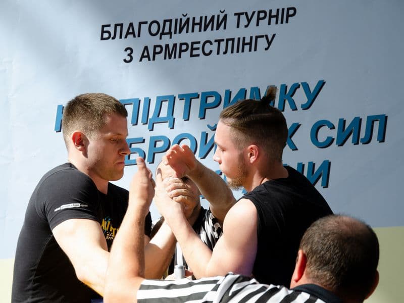 Благодійний турнір з армрестлінгу на підтримку ЗСУ