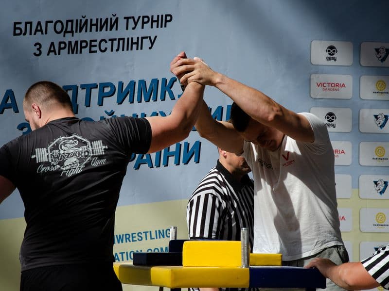 Благодійний турнір з армрестлінгу на підтримку ЗСУ