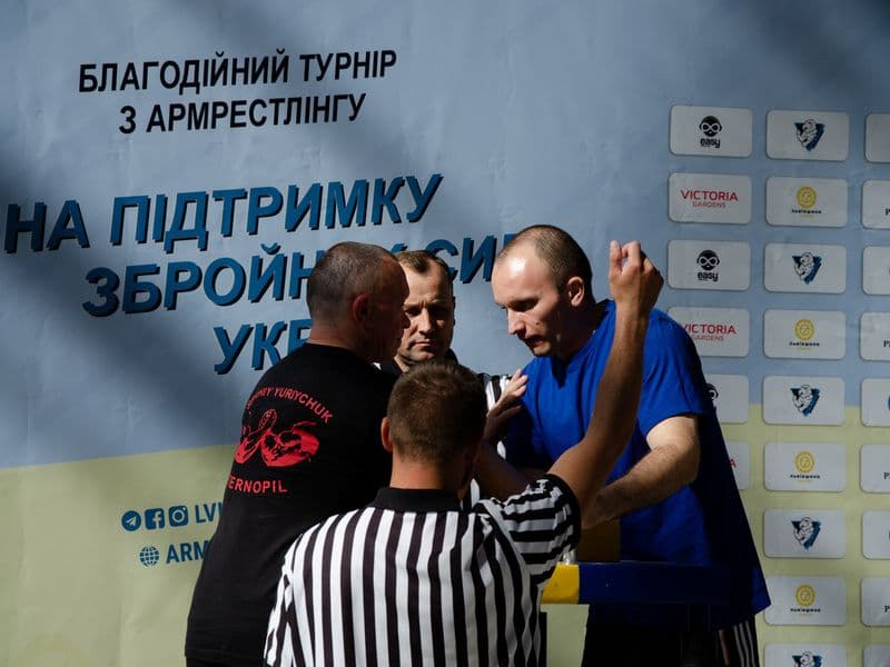 Благодійний турнір з армрестлінгу на підтримку ЗСУ
