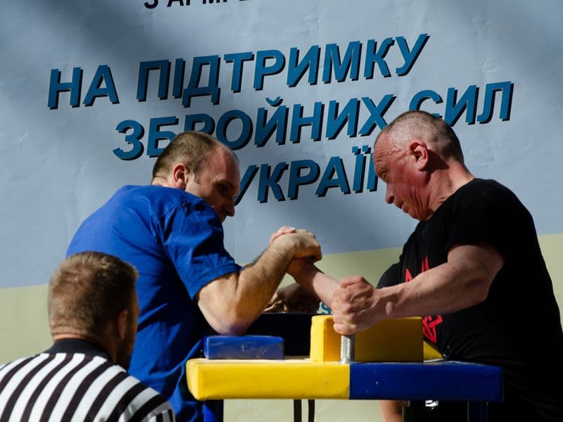 Благодійний турнір з армрестлінгу на підтримку ЗСУ