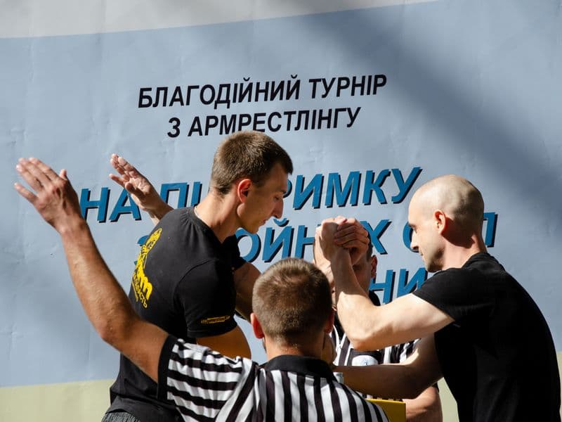 Благодійний турнір з армрестлінгу на підтримку ЗСУ