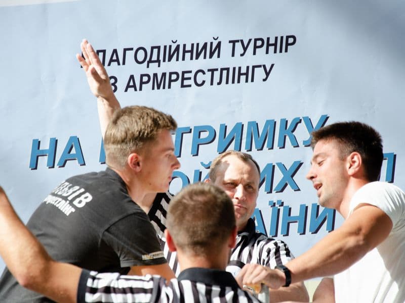 Благодійний турнір з армрестлінгу на підтримку ЗСУ