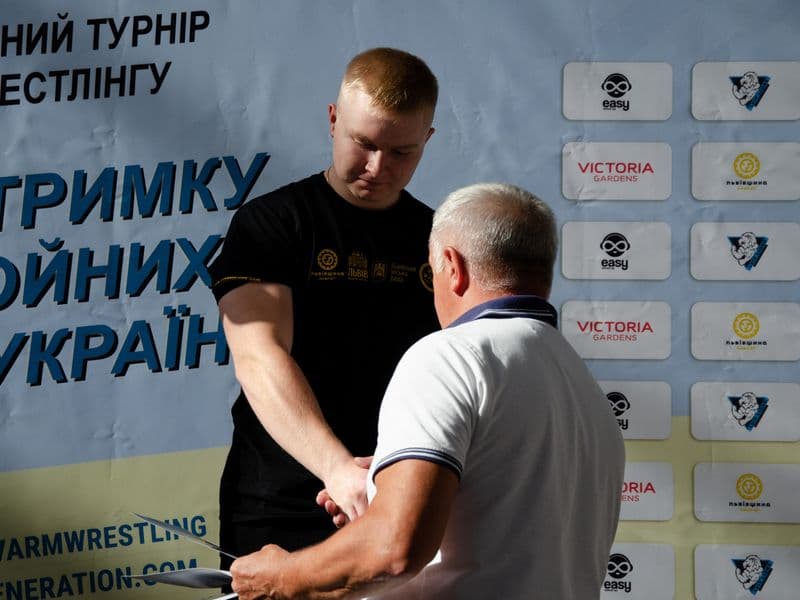 Благодійний турнір з армрестлінгу на підтримку ЗСУ