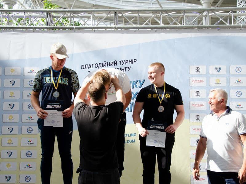 Благодійний турнір з армрестлінгу на підтримку ЗСУ