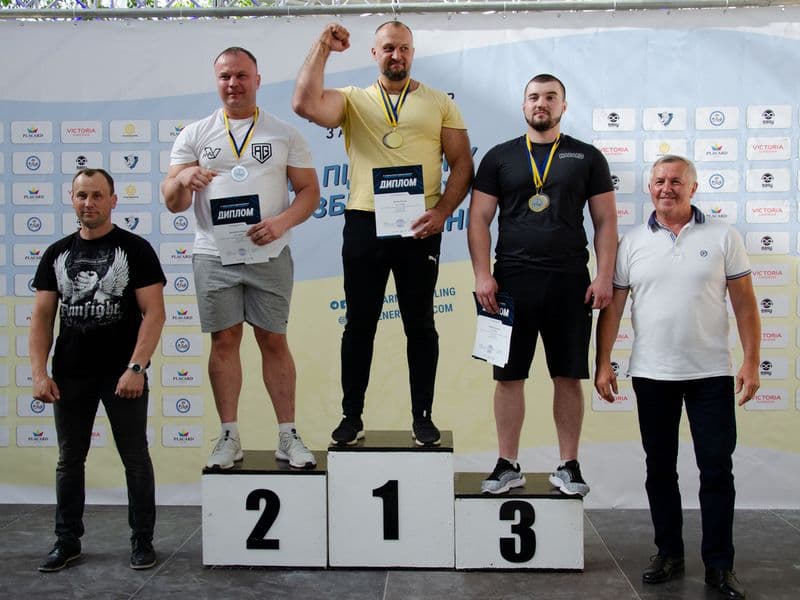 Благодійний турнір з армрестлінгу на підтримку ЗСУ