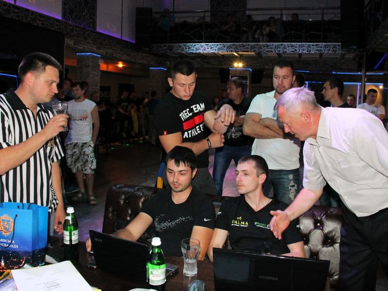 Level Room Cup 2015