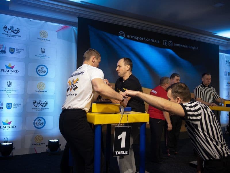 Чемпіонат України, день 1