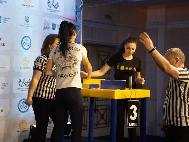 Чемпіонат України, день 1