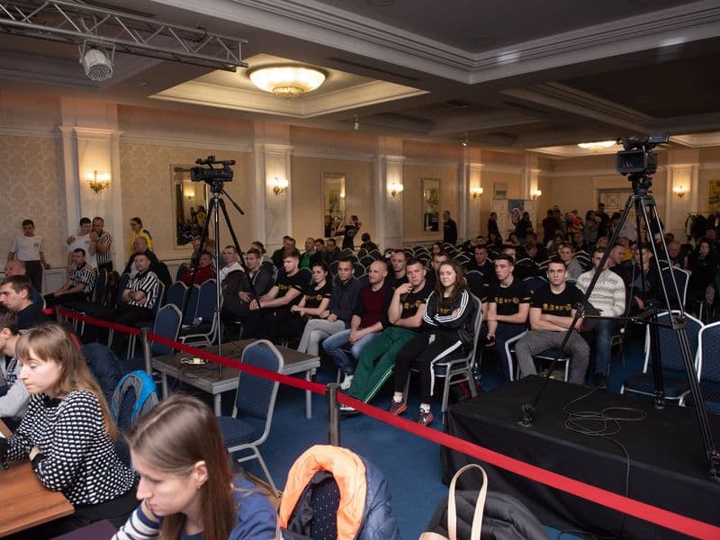 Чемпіонат України, день 1